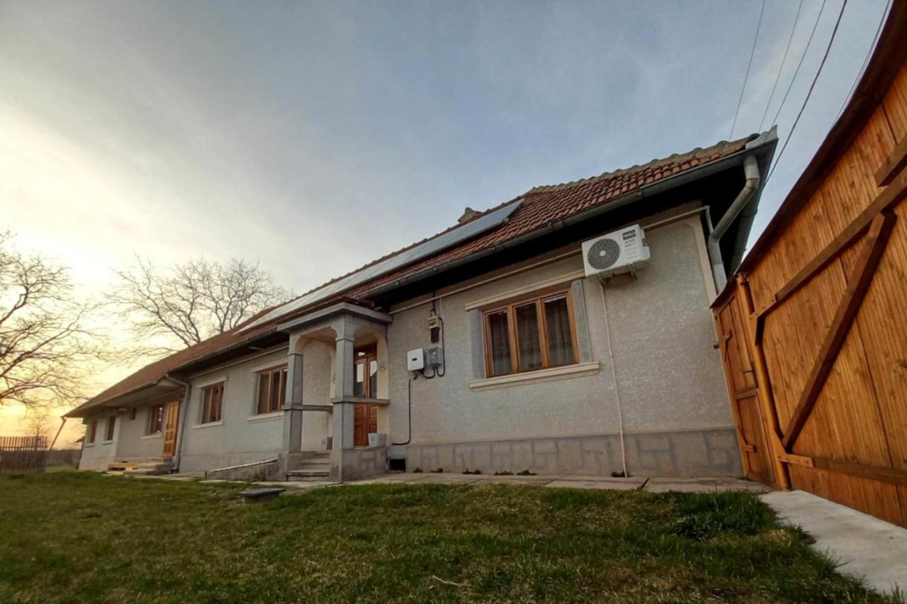 Galeria Turismului Montan Guest House Cârțișoara Exterior photo